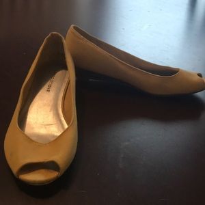 Heel flats
